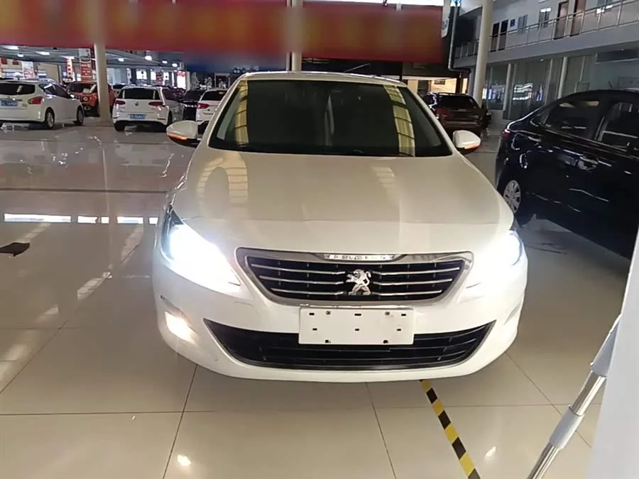 Peugeot 408