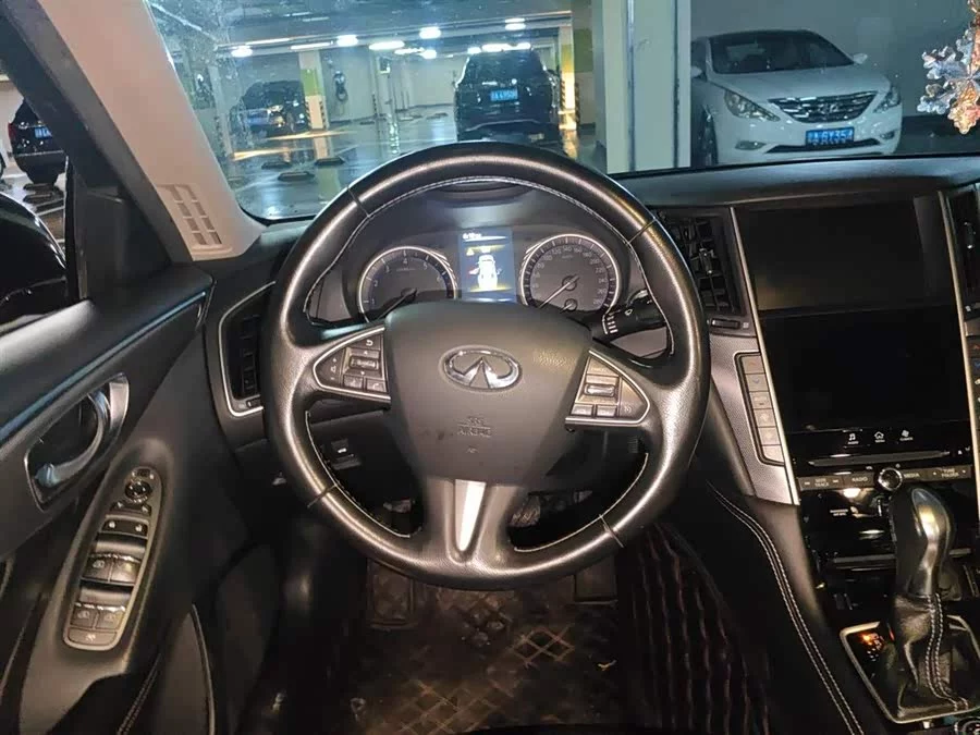 Infiniti Q50L