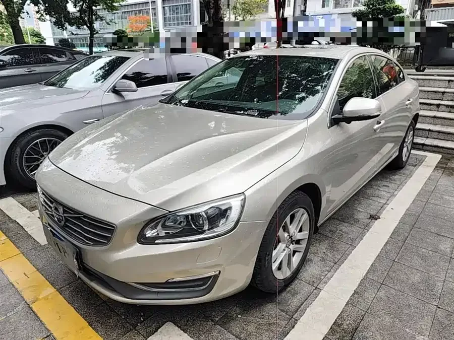 Volvo S60