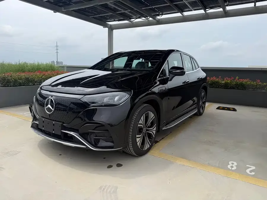Mercedes Benz EQE SUV