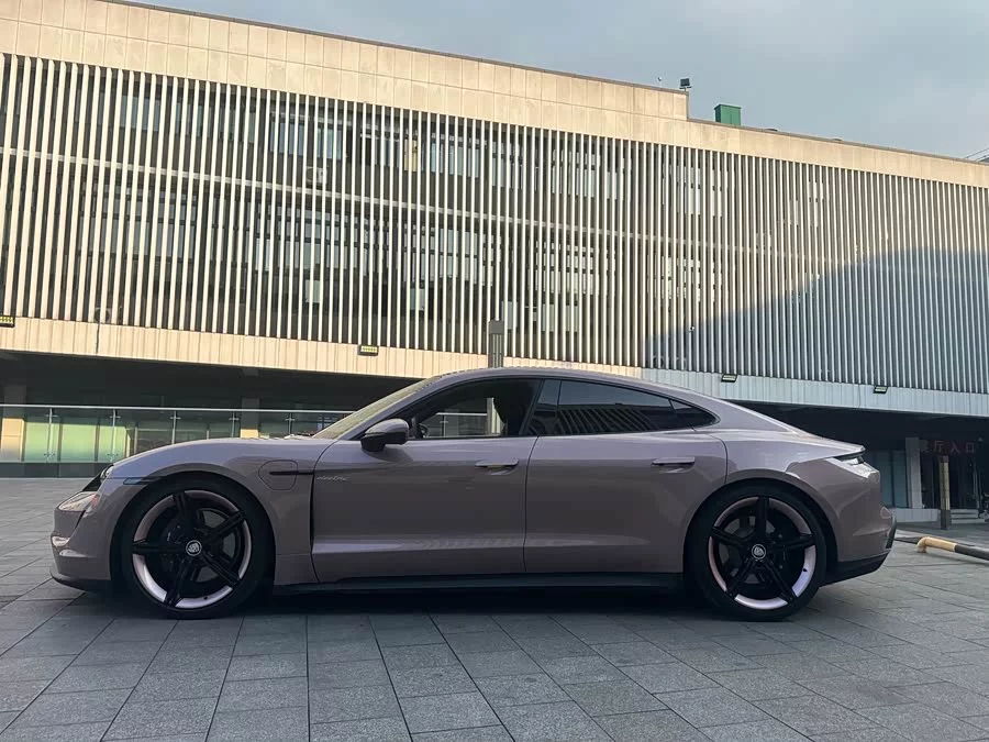 Porsche Taycan