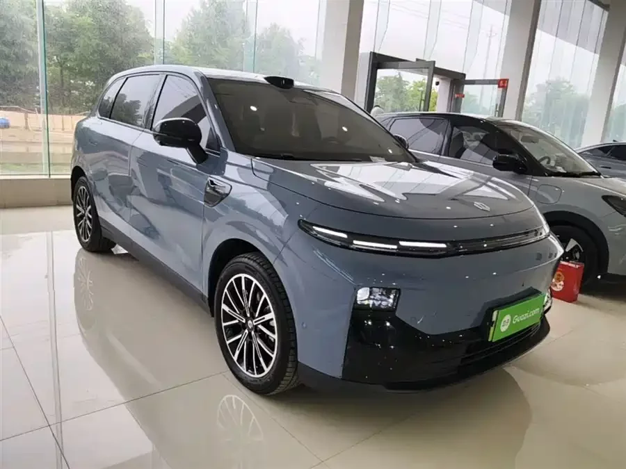 Leapmotor B10