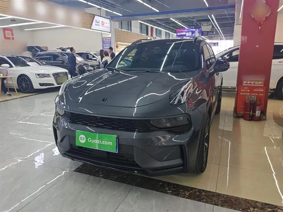 Lynk & Co 01
