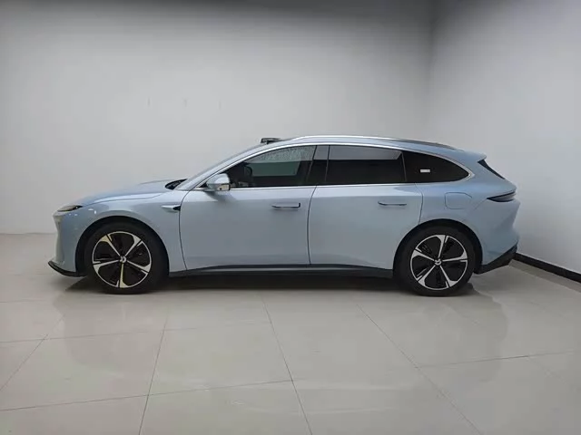 NIO ET5T