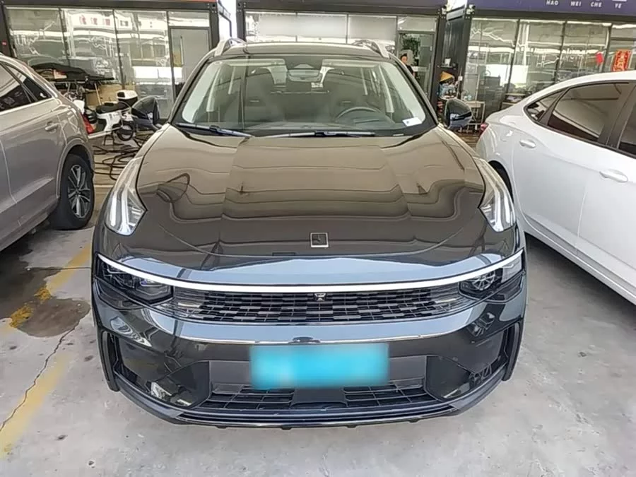 Lynk & Co 01