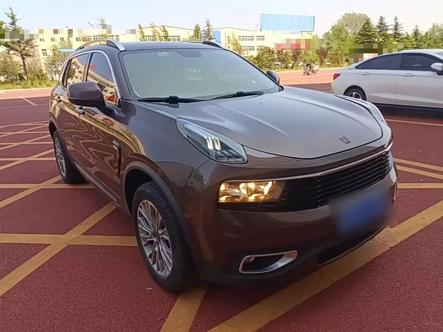 Lynk & Co 01