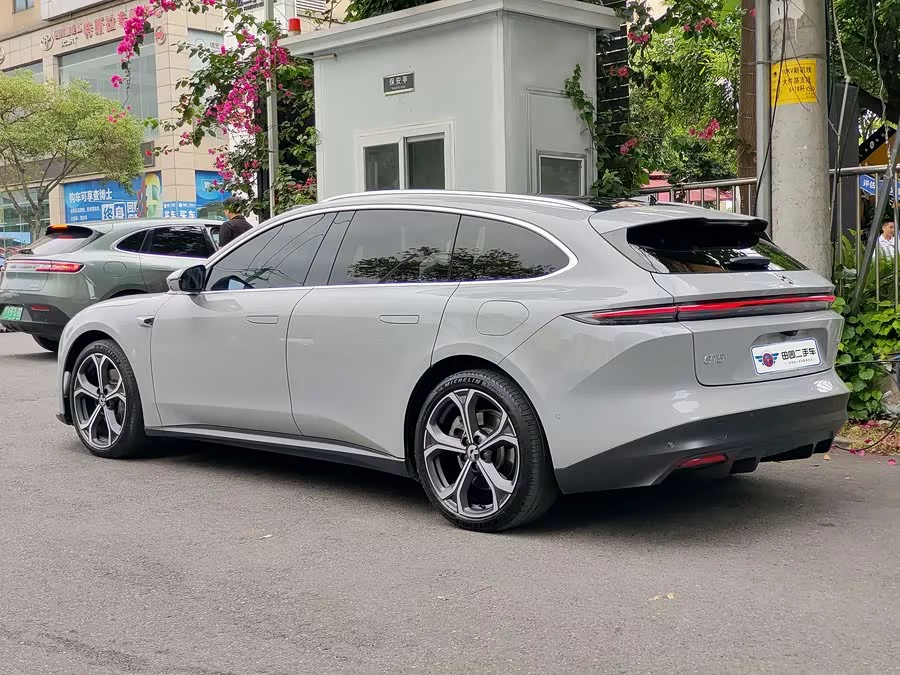 NIO ET5T