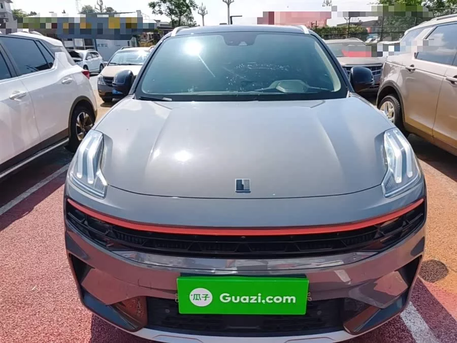 Lynk & Co 06