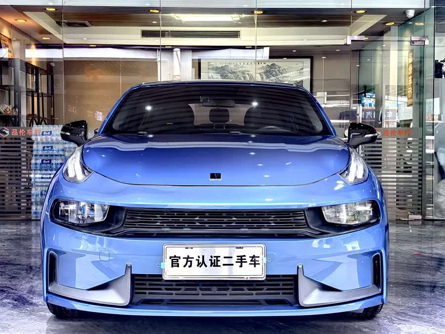 Lynk & Co 03