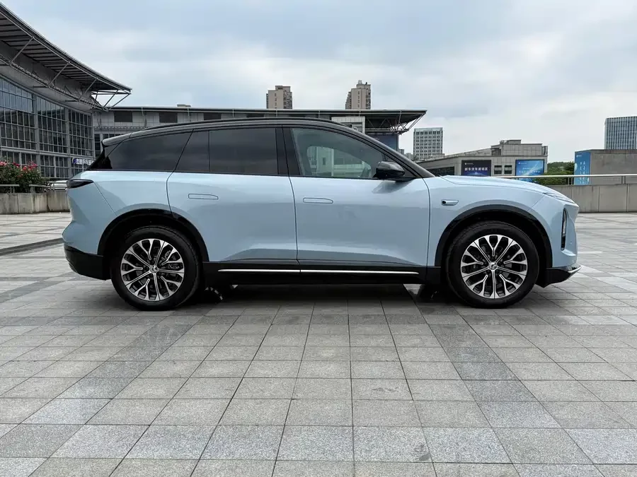 NIO ES6