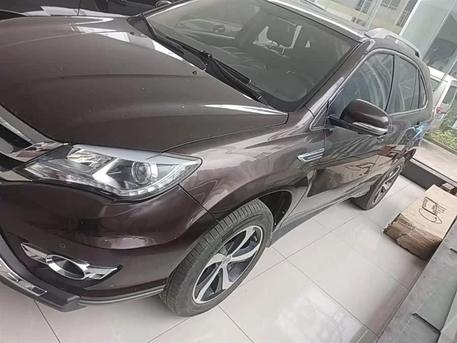 BYD S7