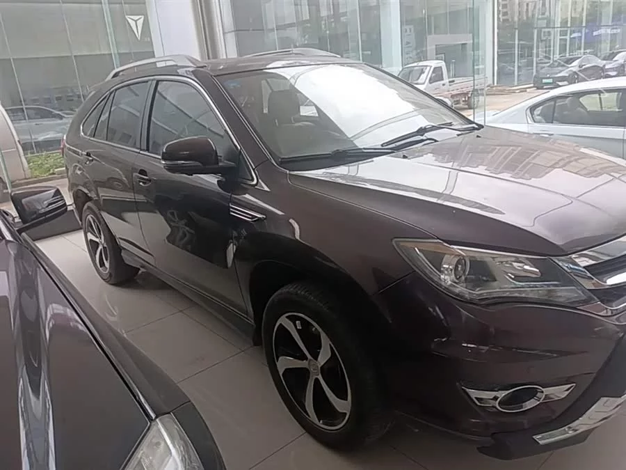 BYD S7