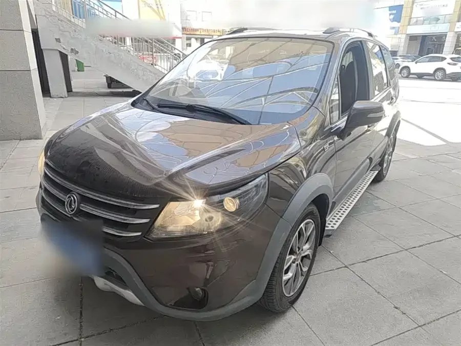 Dongfeng Jingyi X5
