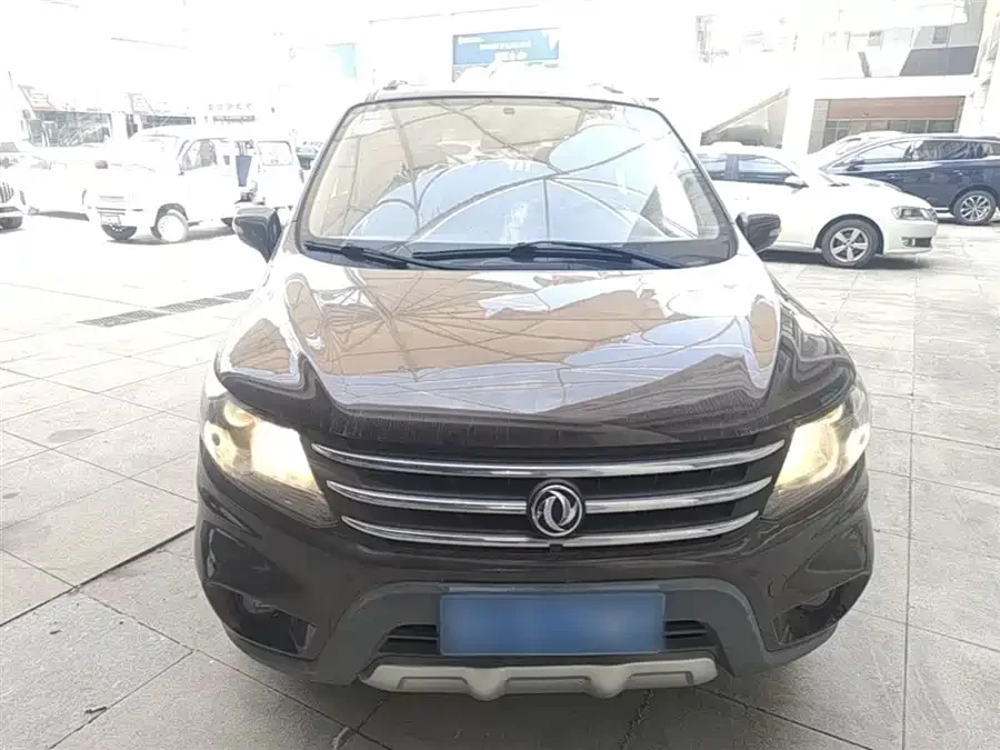 Dongfeng Jingyi X5
