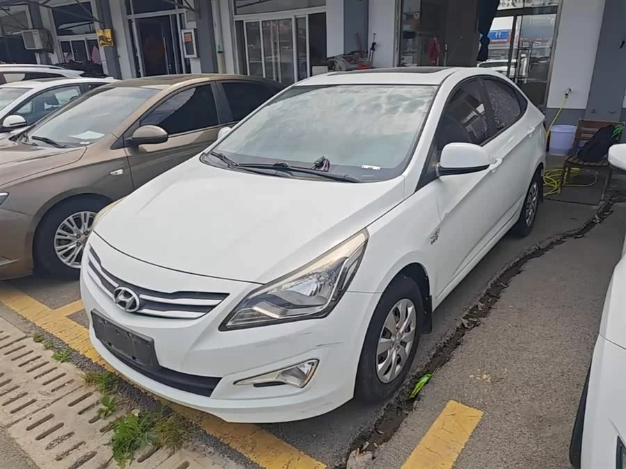 Hyundai Rena