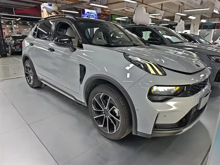 Lynk & Co 01