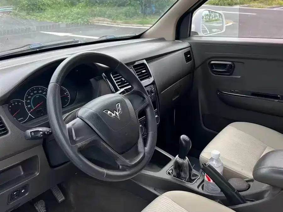Wuling Rongguang V