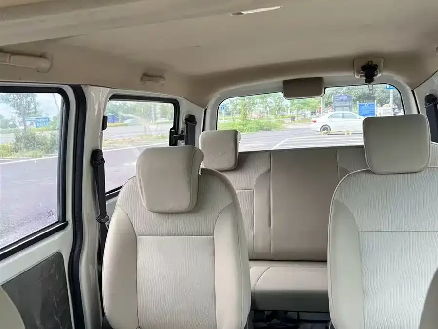 Wuling Rongguang V