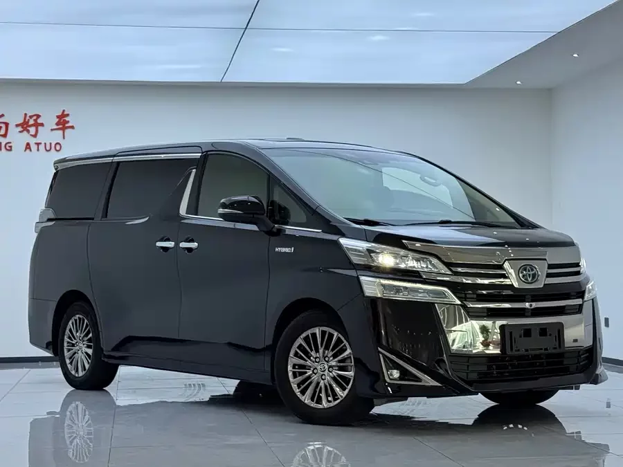 Toyota Crown Vellfire