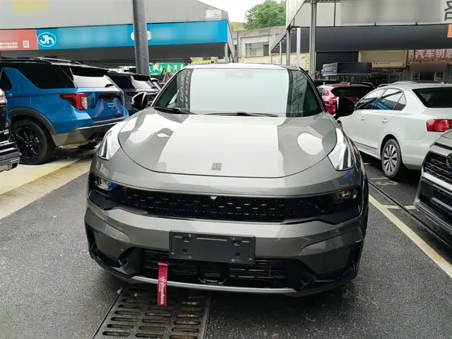 Lynk & Co 05