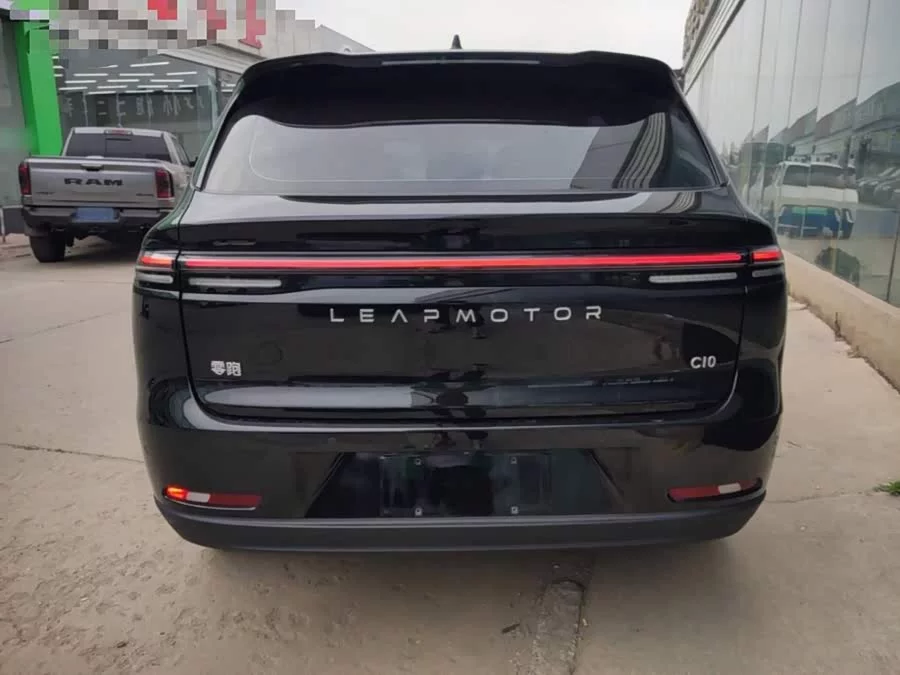 Leapmotor C10