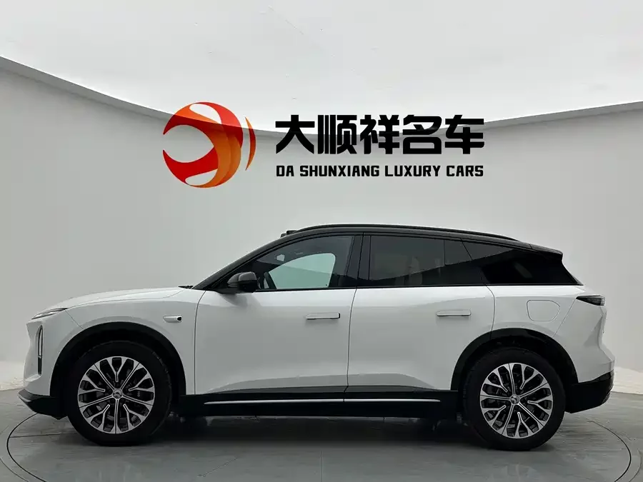 NIO ES6