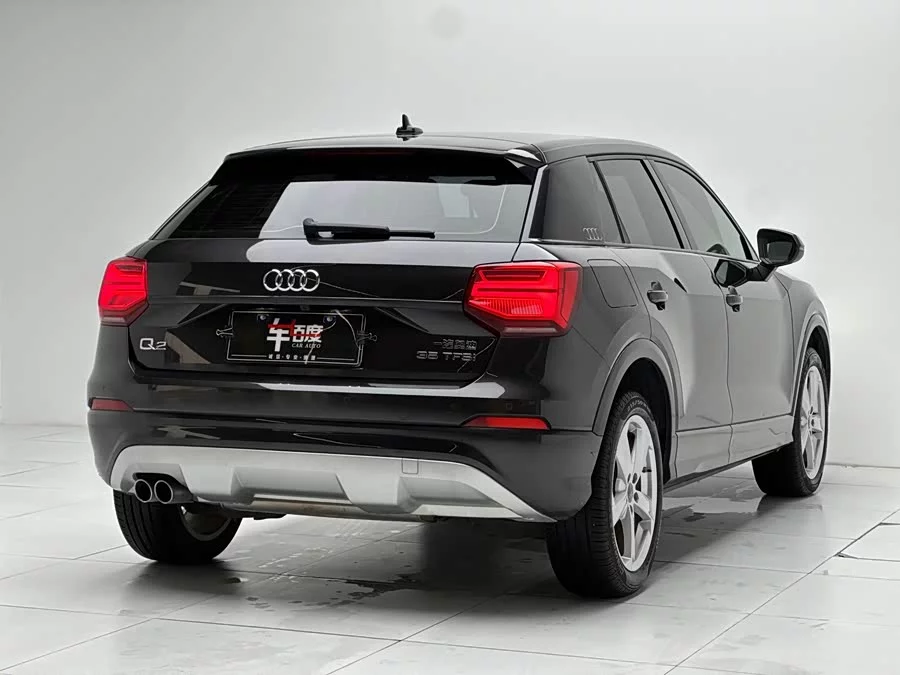 Audi Q2L