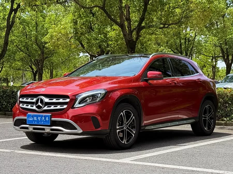 Mercedes Benz GLA