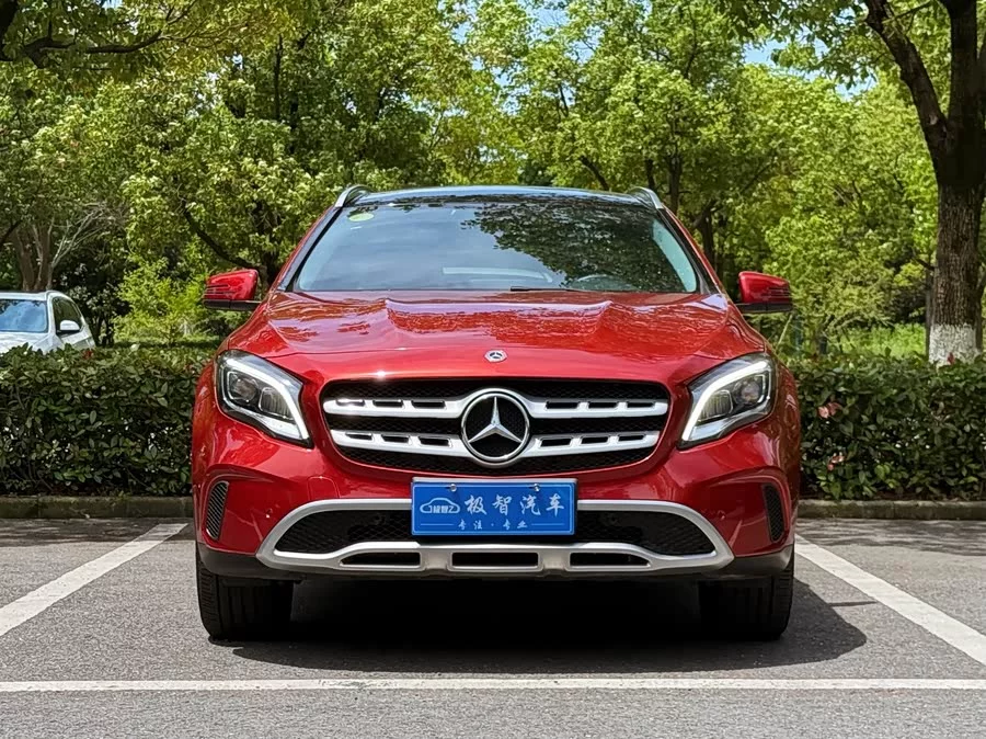 Mercedes Benz GLA