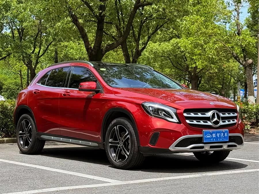 Mercedes Benz GLA