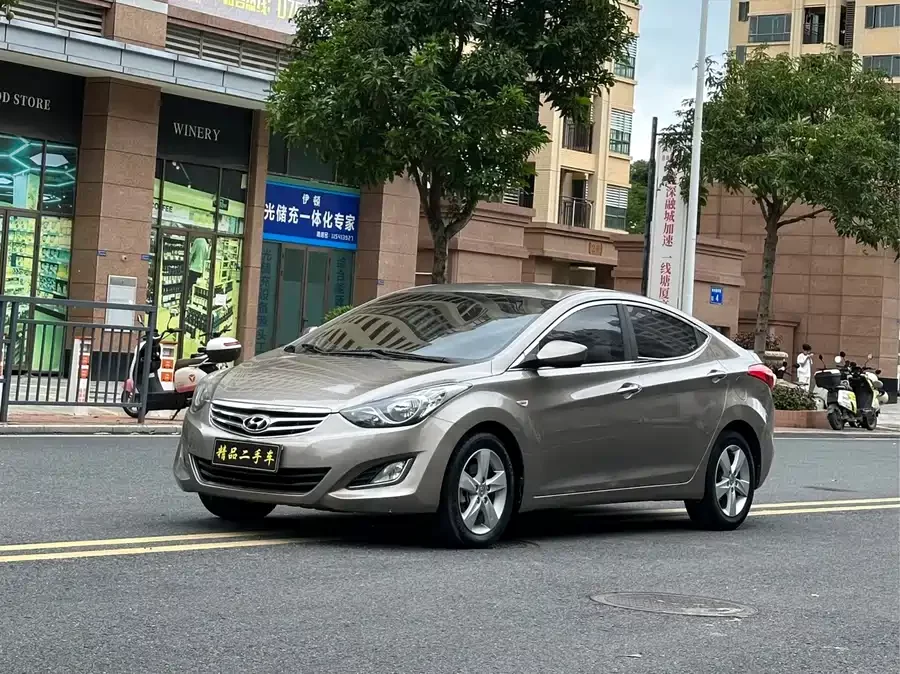 Hyundai Elantra