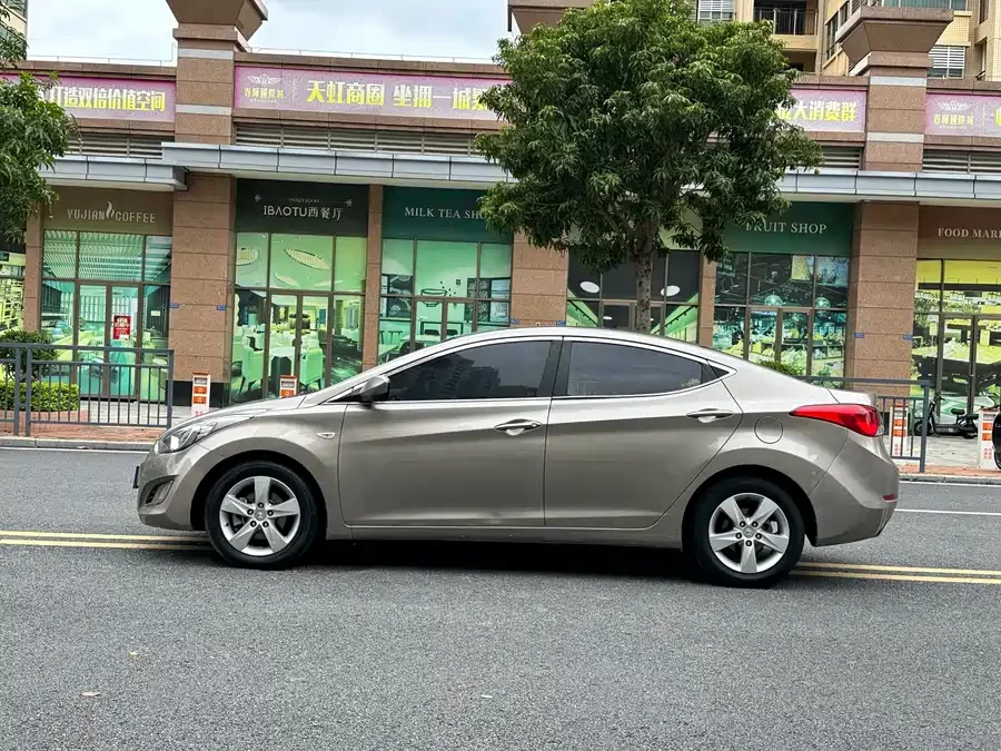 Hyundai Elantra