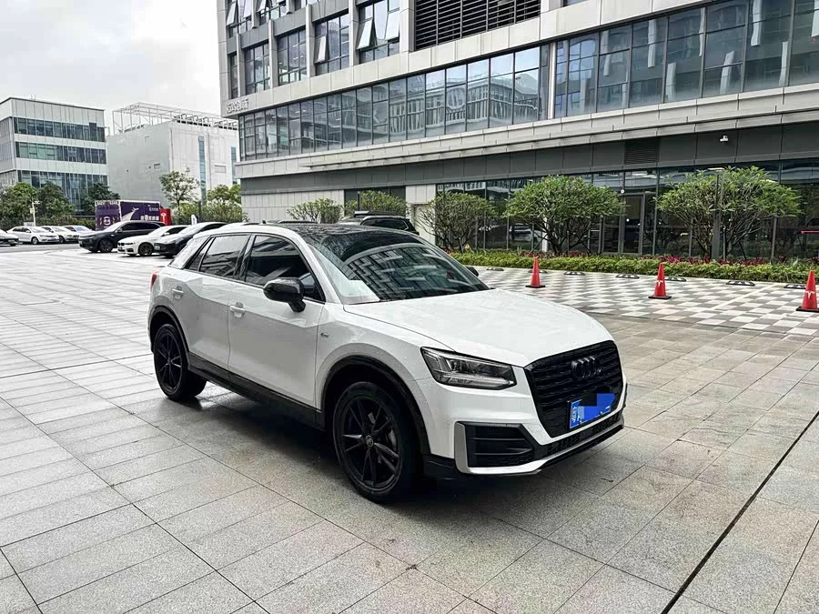 Audi Q2L
