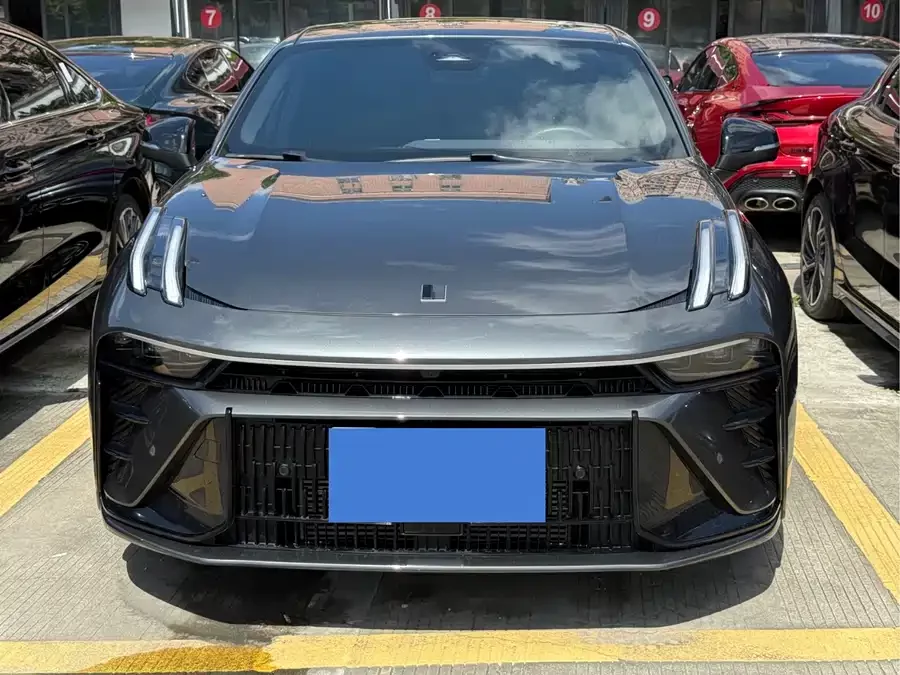 Lynk & Co 03