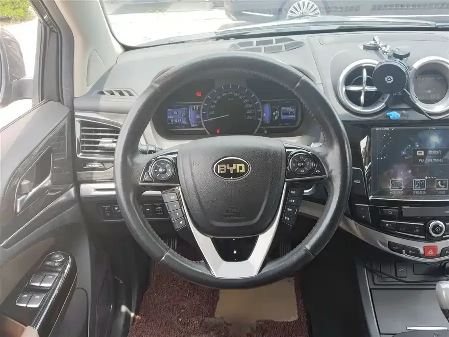 BYD S7