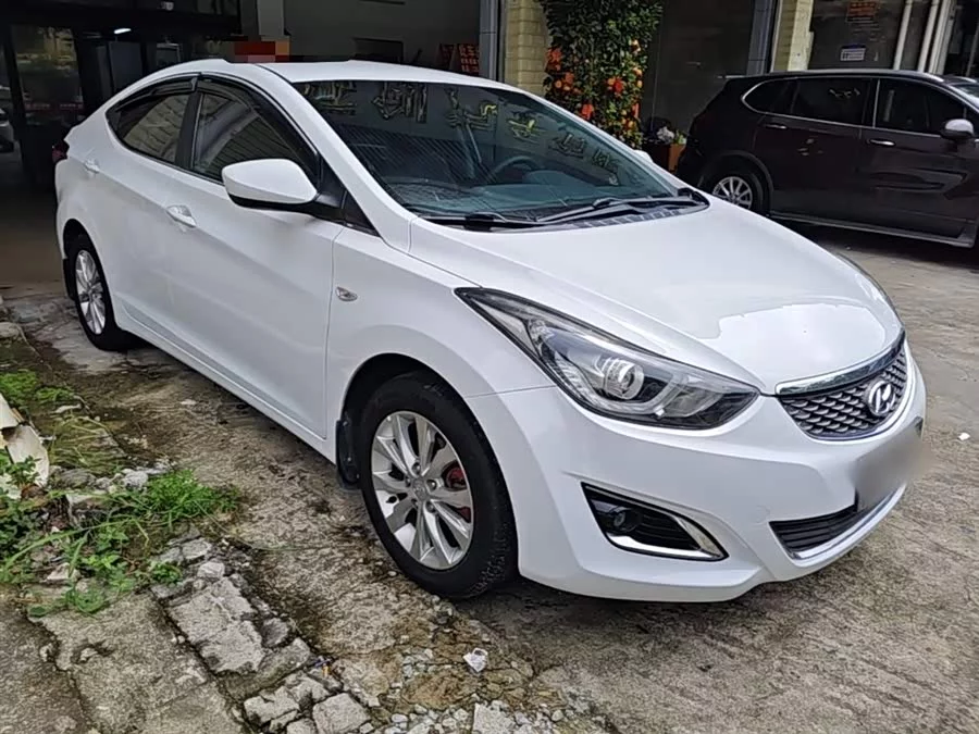 Hyundai Elantra