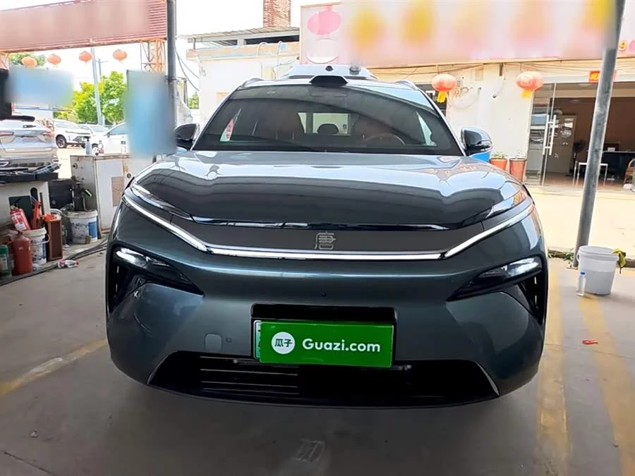 BYD Tang L