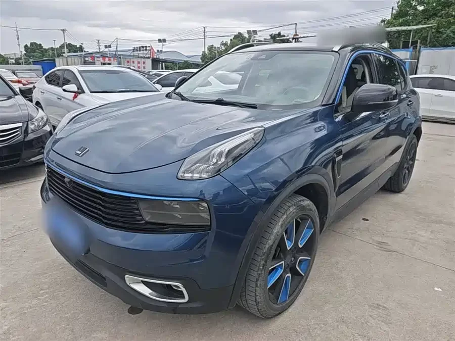 Lynk & Co 01