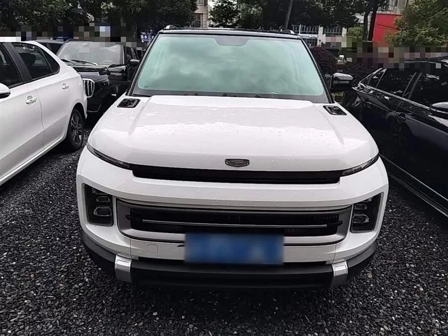 Geely ICON