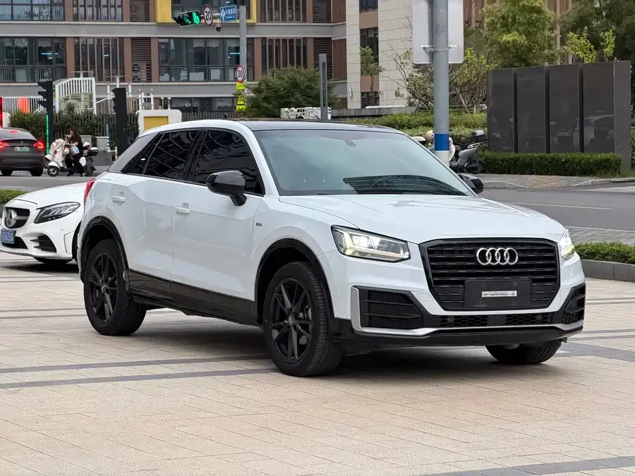 Audi Q2L