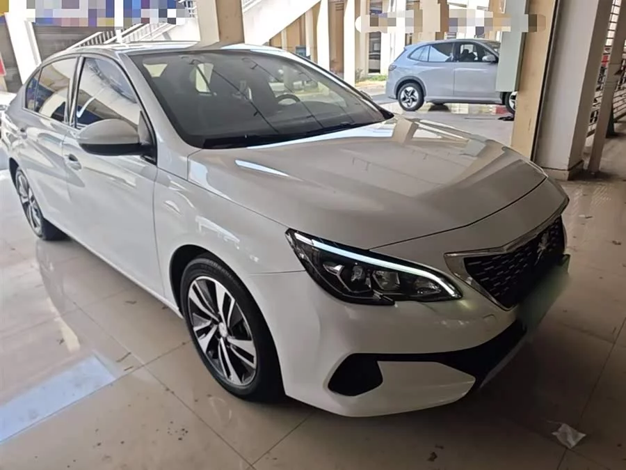 Peugeot 408
