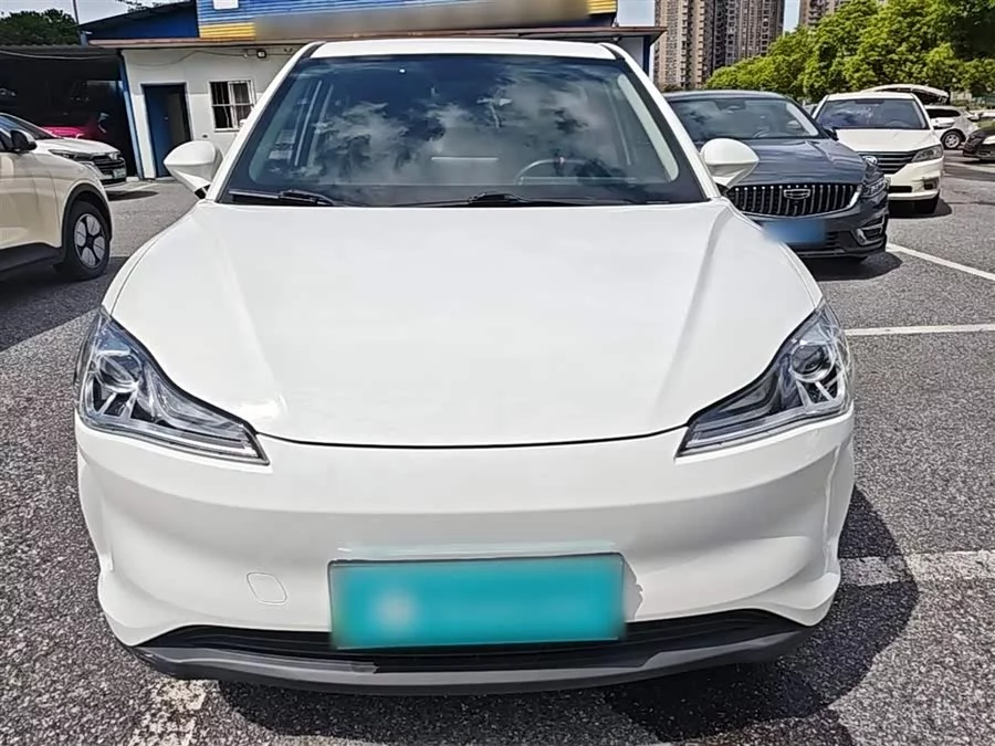 NETA Nezha V