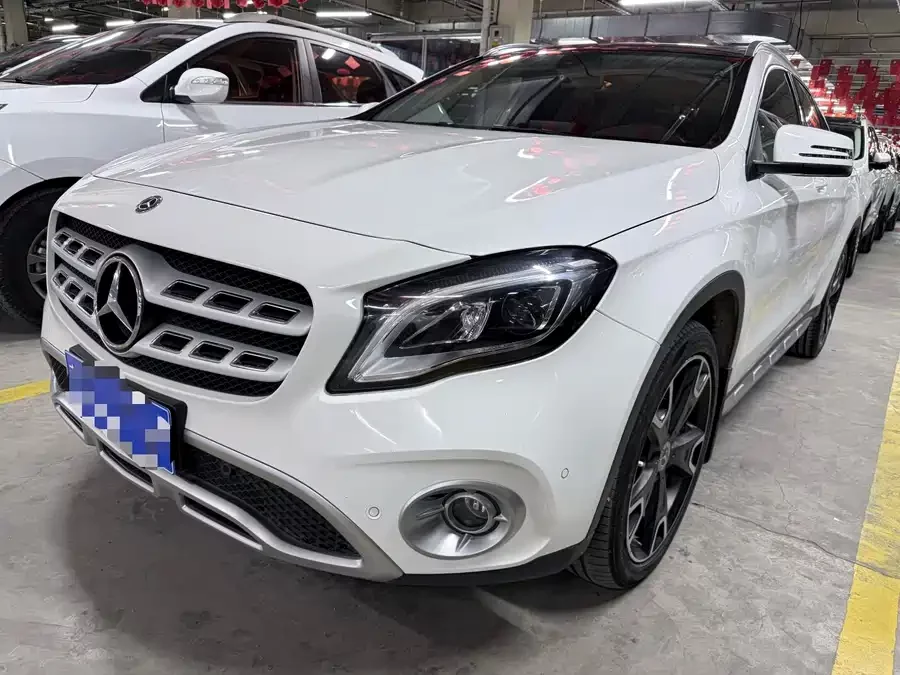 Mercedes Benz GLA