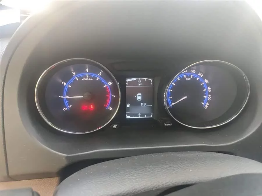 Dongfeng Fengxing SX6