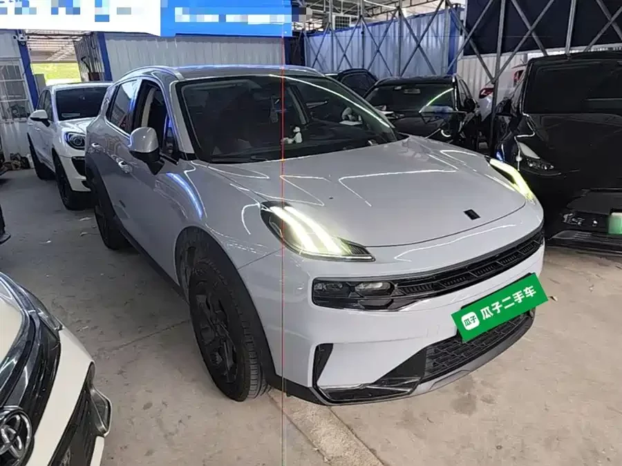 Lynk & Co 06 EM-P