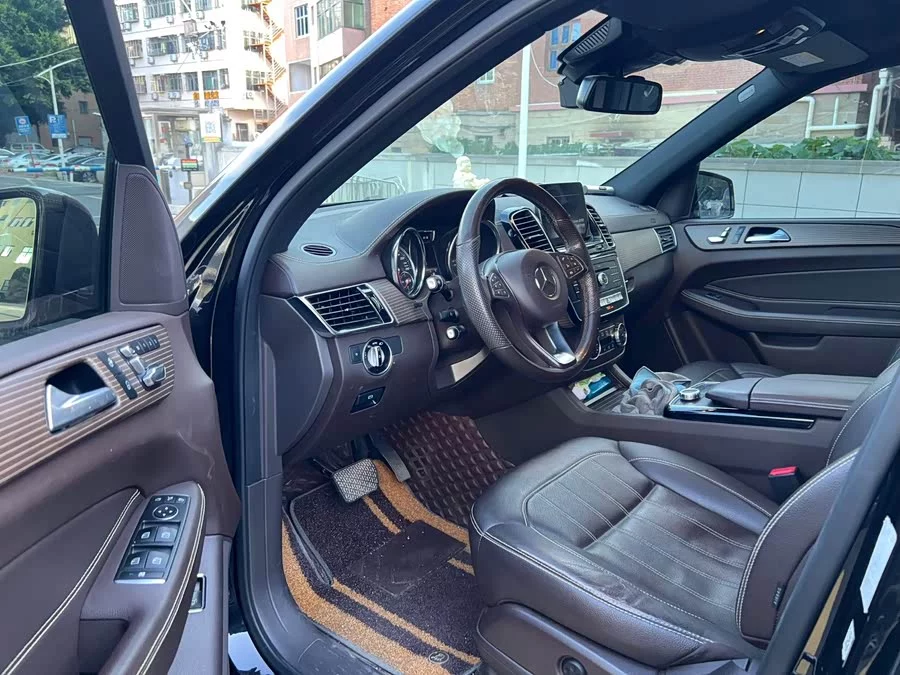 Mercedes Benz GLE (Imported)