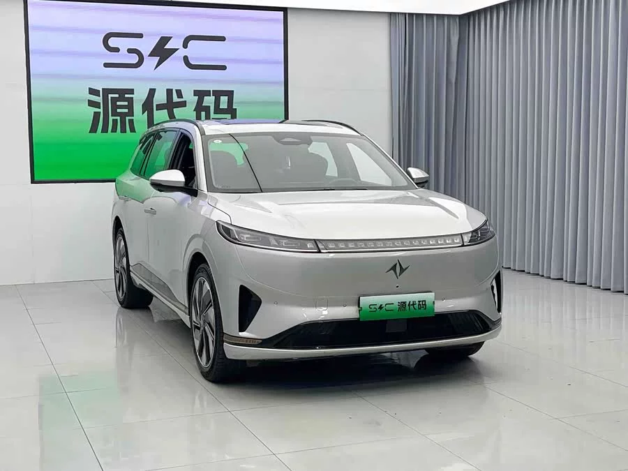 Dongfeng eπ008