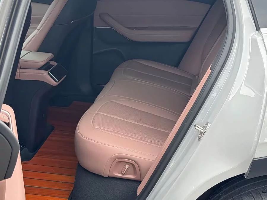 NIO EC6