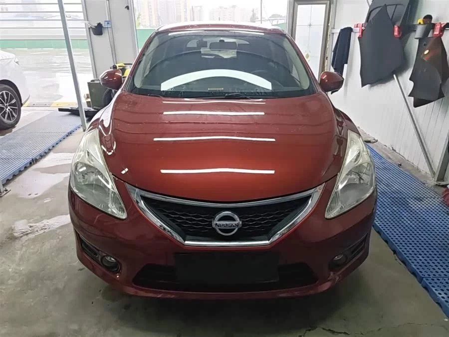 Nissan Tiida