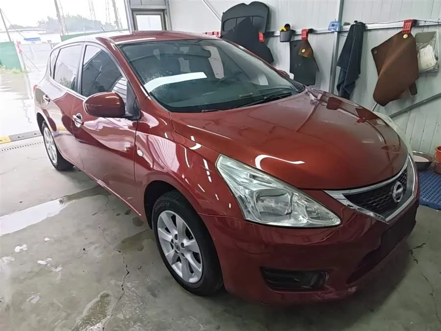 Nissan Tiida